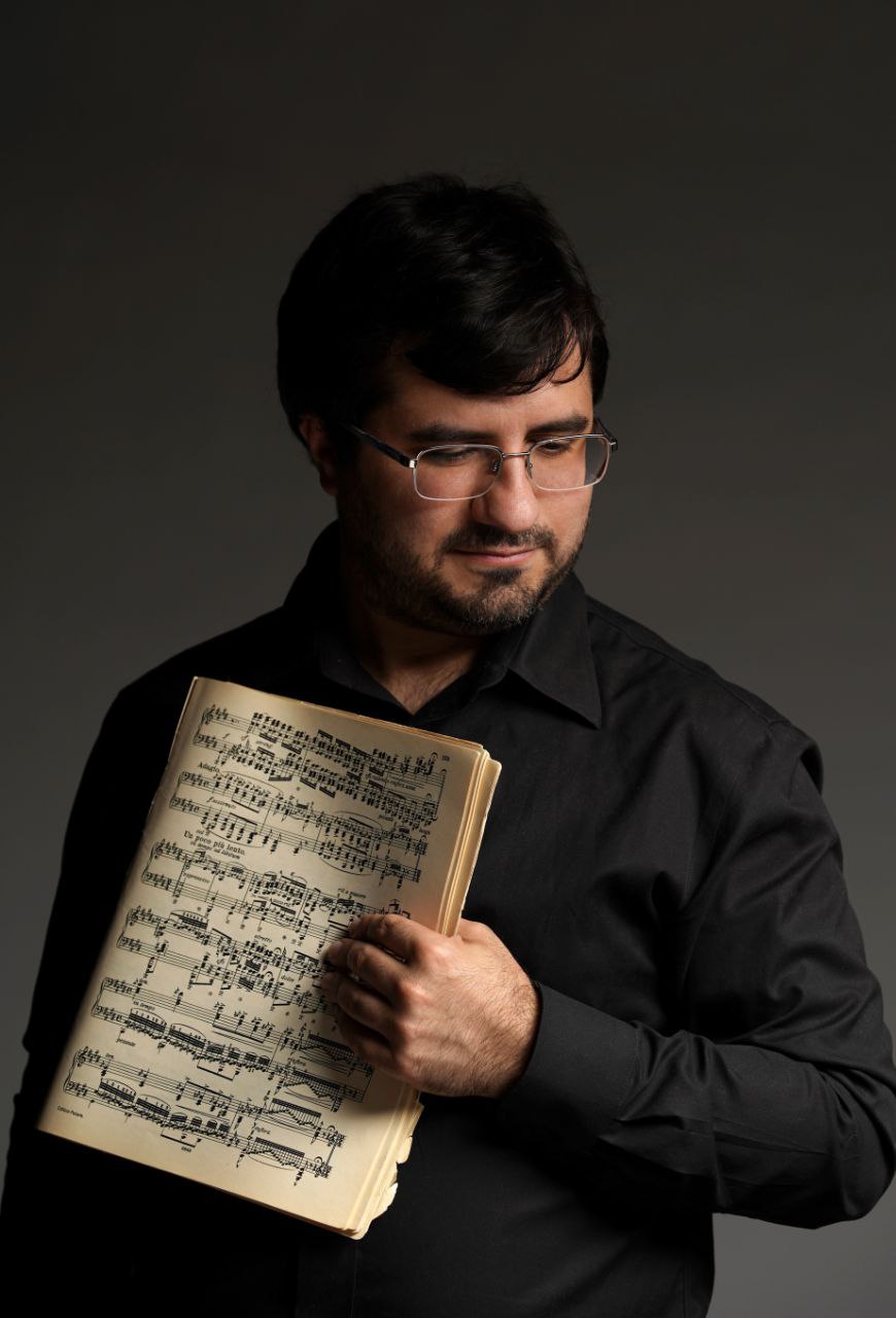 Nikolai Abramov mit Noten